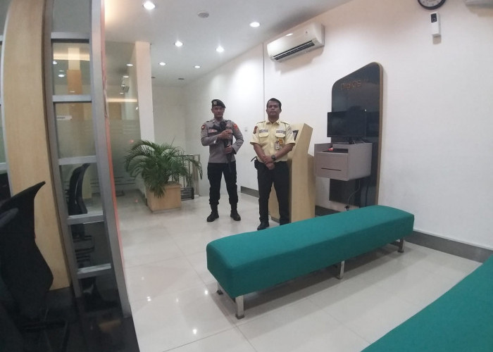 Personil Polres Pesbar Siap Berikan Pengawalan Nasabah ke Bank