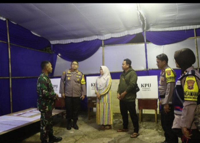 Kapolres dan Dandim Lampung Selatan cek persiapan TPS Jelang Pemungutan Suara 