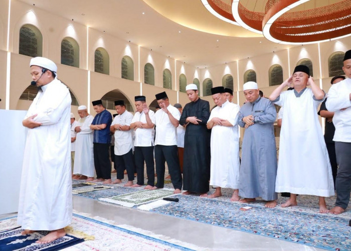 Kapolda Lampung Yustan Alpiani Subuh Keliling di Masjid Raya Al-Bakrie
