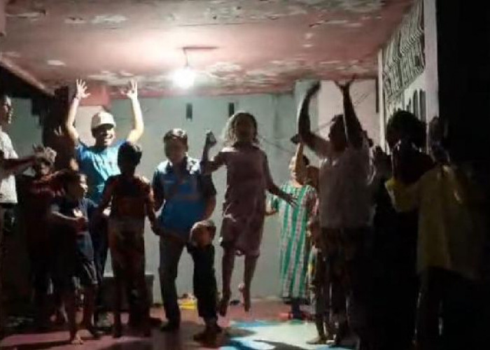 PLN Pulihkan 100 Persen Sistem Kelistrikan Sumatra Barat Pascabanjir dan Longsor