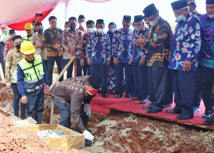 Gubernur Lakukan Peletakan Batu Pertama Pembangunan Al Kautsar Indoor Sport Center