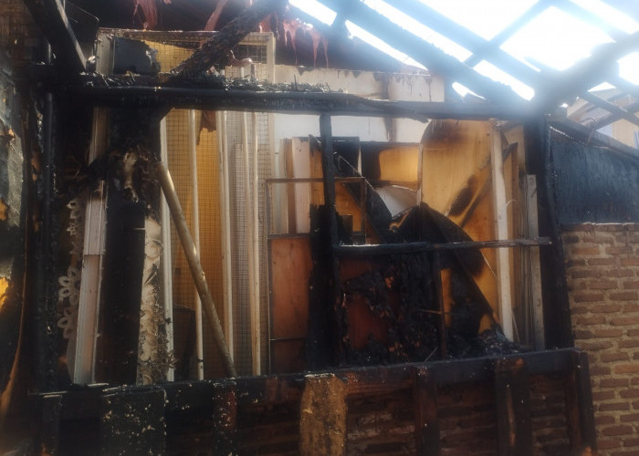 Akibat Korsleting Listrik, Satu Unit Rumah Semi Permanen di TBB Bandar Lampung Terbakar