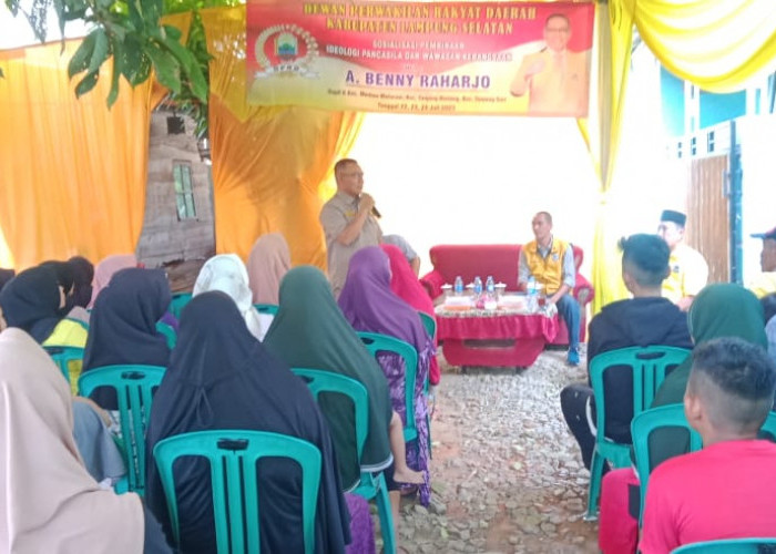 Ketua DPD Golkar Lampung Selatan Sosialisasikan IPWK di Desa Way Huwi 