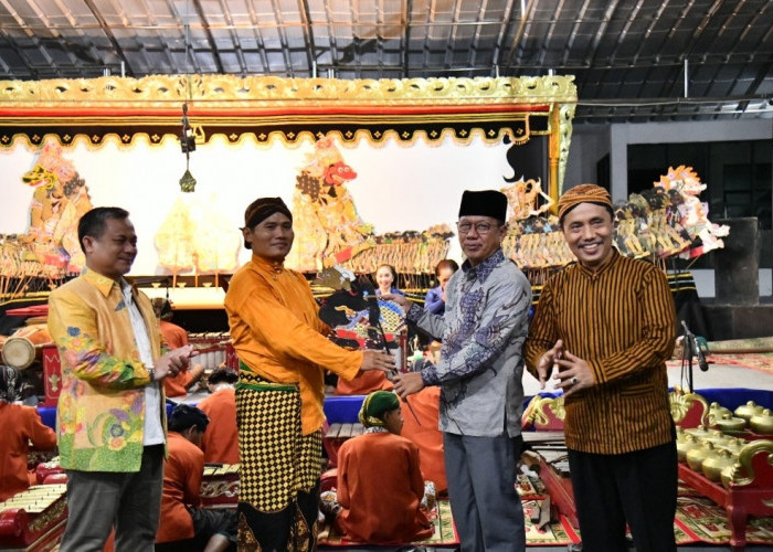 Ketua DPRD Lampung Inginkan Kolaborasi Sejarah Bangsa Melalui Wayang Kulit