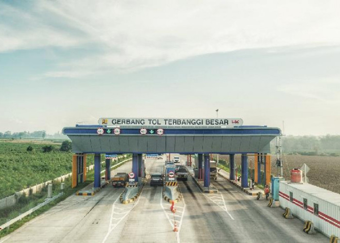 Lonjakan Kendaraan ke Pelabuhan Bakauheni Picu Kepadatan di Tol Bakter