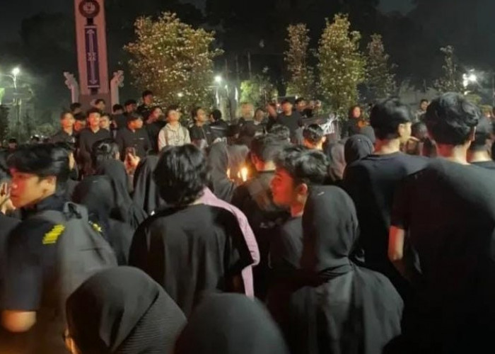 Jelang 40 Hari Wafat Pratama, Mahasiswa Unila Gelar Aksi Seribu Lilin