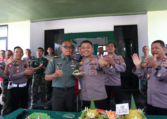 HUT TNI Ke-78, Polres Pesbar Gerebek Makoramil Pesisir Tengah