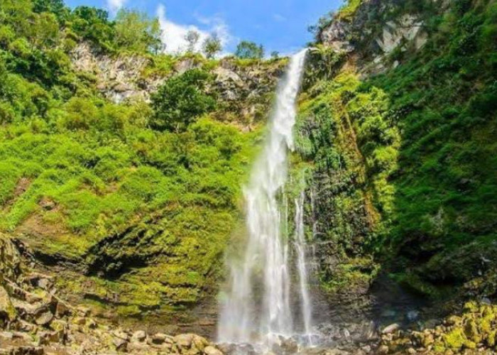Coban Rondo: Simfoni Alam dan Jejak Cinta yang Abadi