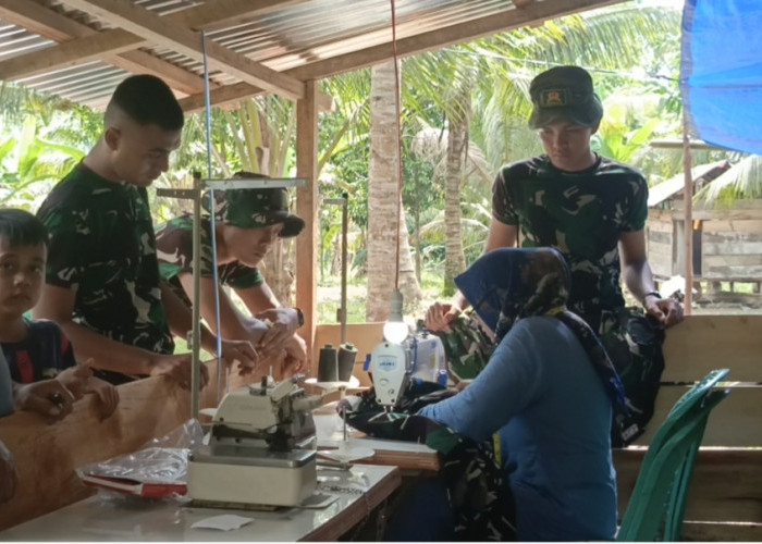 Rezeki Warga Ikut Mengalir, Kehadiran Yonif 944/RSC Dongkrak Ekonomi Pesbar