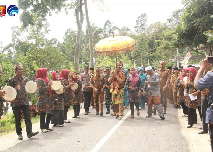 PJ Bupati Lambar Pastikan Pembangunan Jalan Lumbok Seminung di Pertengahan 2023