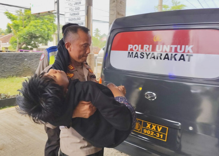 Respon Cepat Polisi, Empat Korban Lakalantas Dievakuasi ke RS CMC Kotabumi