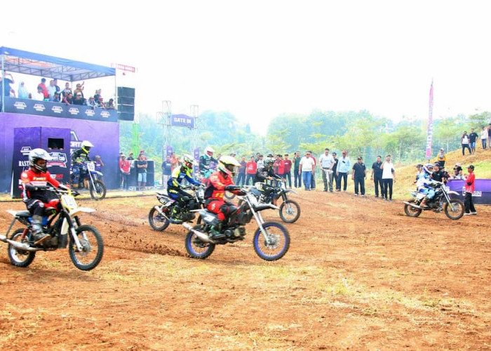 Kejuaraan Bupati Cup Grasstrack Motocross 2024 Lampung Selatan: Adu Skill dan Nyali Crosser