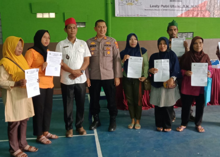 770 KK Desa Fajarbaru Terima PBI dari Kementerian Sosial