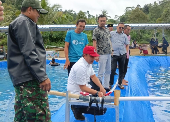 Tinjau Pemandian Air Hangat Sumber Jaya, Parosil Dorong Wisata Dongkrak Ekonomi Warga