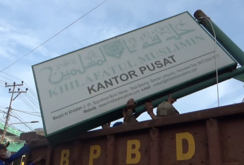 Plang Kantor Pusat Khilafatul Muslimin Dibongkar