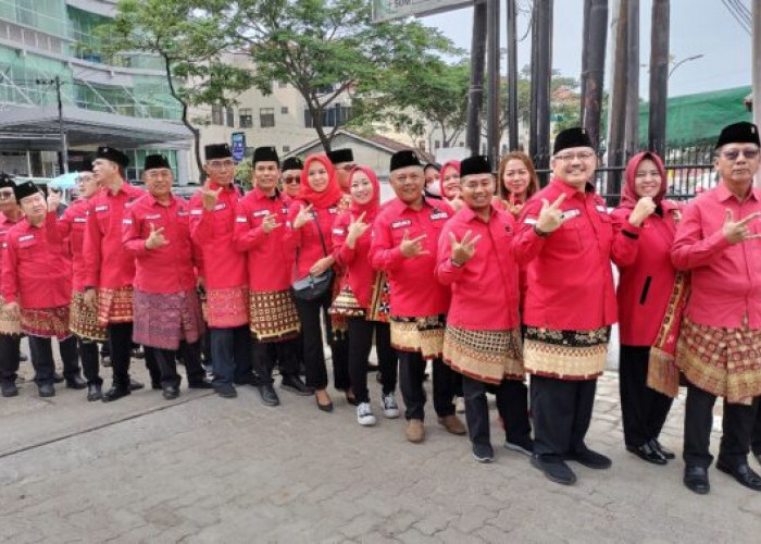 Sudin : DPD PDIP Lampung Serentak Resmi Mendaftarkan Bacaleg Di KPU