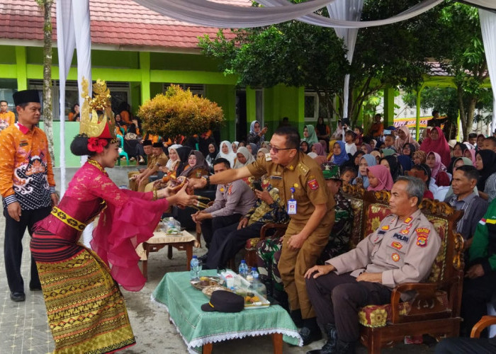 Nowo Mengaku Bangga SMAN 1 Way Tenong Loloskan 81 Siswa Lewat SNBP, Dua Masuk Kedokteran