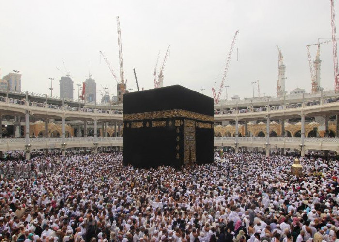 Arab Saudi Mengeluarkan 3 Aturan Bagi Jemaah Umroh saat Tawab 