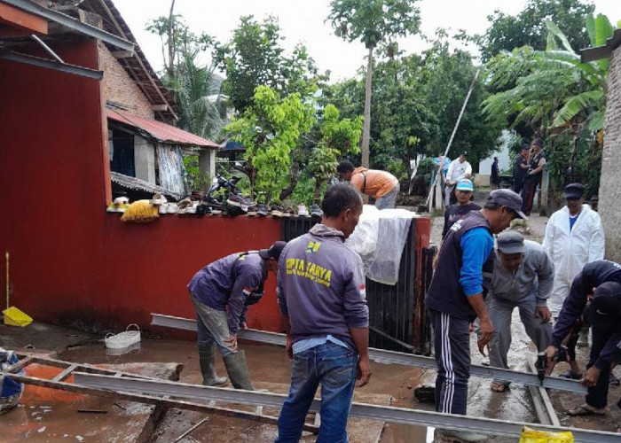 Respons Cepat Pemkot Bandar Lampung, Kerahkan Tim Perbaiki Rumah Warga dan Salurkan Bantuan Korban Banjir