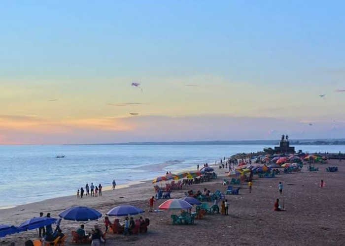 Pantai Gandoriah, Keindahan yang Menawan di Pusat Kota Pariaman