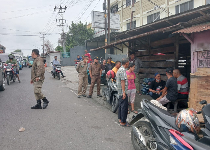 Satpol PP Bandarlampung Tertibkan PKL di Sekitar Jl. Imam Bonjol