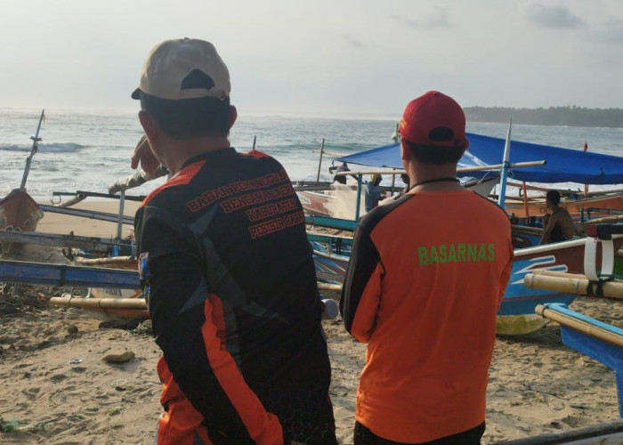 Nelayan Hilang Dihantam Ombak, Tim SAR Sisir Perairan Marang