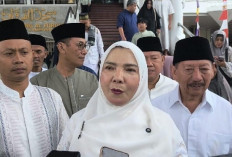Kebersamaan Idul Fitri 1447 H, Eva Dwiana Shalat Id Bersama Keluarga di Masjid Al-Furqon
