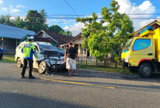 Diduga Serobot Jalur, Truk Hantam Avanza di Way Suluh