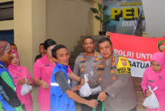 Polresta Bandar Lampung Salurkan 300 Paket Sembako, Perkuat Kepedulian Sosial di Akhir Tahun