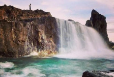Air Terjun Asin Pantai Nambung, Wisata Unik Lombok yang Langka dan Memukau