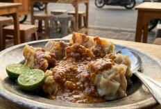 Batagor dan Siomay, Dua Legenda Jajanan Bandung yang Tetap Digemari