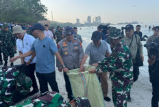Gerakan Radin Inten Asri Satukan Polda Lampung dan Forkopimda Bersihkan Pesisir Tarahan