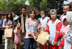 Bentuk Kepedulian Nyata Bupati Egi Sambangi SLB di Sidomulyo 