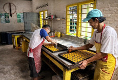 Dari Dapur Sederhana ke Pasar Lebih Luas: Kisah Yulianti Bangun UMKM Kue Bersama BRI