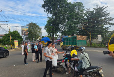 Ramadhan Berbagi, Sat Intelkam Polres Lampung Utara Bagikan Takjil di Jantung Kota