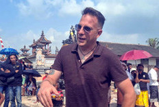 Bukan di Bali, Ngaben Massal Balinuraga Memikat Turis Italia dan Puluhan Ribu Pengunjung