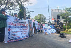 Aksi AMPL di Kejati Lampung Soroti Dugaan Korupsi Eks Jampidsus Febrie Adriansyah