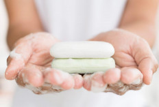 Lembut dan Aman, Ragam Manfaat Sabun Batangan untuk Melembapkan Wajah Sensitif