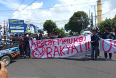 Mahasiswa Lampung Geruduk DPRD, Soroti Kasus HAM dan Korupsi