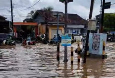 Hujan Deras Disertai Angin Kencang Sebabkan Sejumlah Titik di Bandar Lampung Tergenang