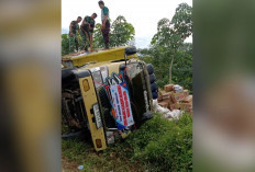 Truk Pengangkut Bantuan Bencana dari Lampung Barat Alami Kecelakaan di Bengkulu Utara