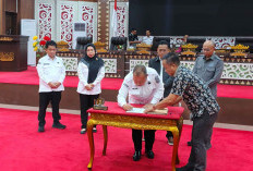 Bagi Roti Hibah PTN Berlanjut, Catatan Kritis DPRD disemprot Sekda