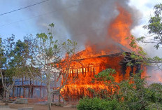 Lebaran Berbalut Duka, Bupati Parosil Sampaikan Belasungkawa Korban Kebakaran Kenali