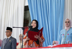 Puisi Ibu Menggetarkan Hati, Eva Dwiana Tak Kuasa Menahan Haru di Peringatan Hari Ibu