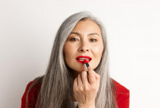 7 Lipstik Ber-Moisturizer Terbaik untuk Usia 40 Tahun ke Atas