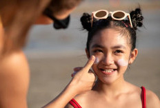 6 Sunscreen Andalan untuk Memudarkan Flek Hitam dan Bikin Kulit Tampak Lebih Cerah