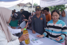 Warga Serbu Pasar Murah, Antrean Panjang Terlihat Sejak Pagi