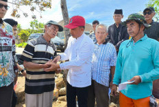 Kebakaran Belalau Hanguskan Tiga Rumah, Parosil Mabsus Salurkan Bantuan dan Imbau Waspada