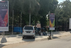 Reklame Ilegal Taman Sahabat Kotabumi Diperintahkan Dibongkar Akhir Desember