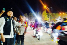 Tinjau Arus Mudik Dini Hari, Bupati Egi Sapa Pemudik Motor di Bakauheni
